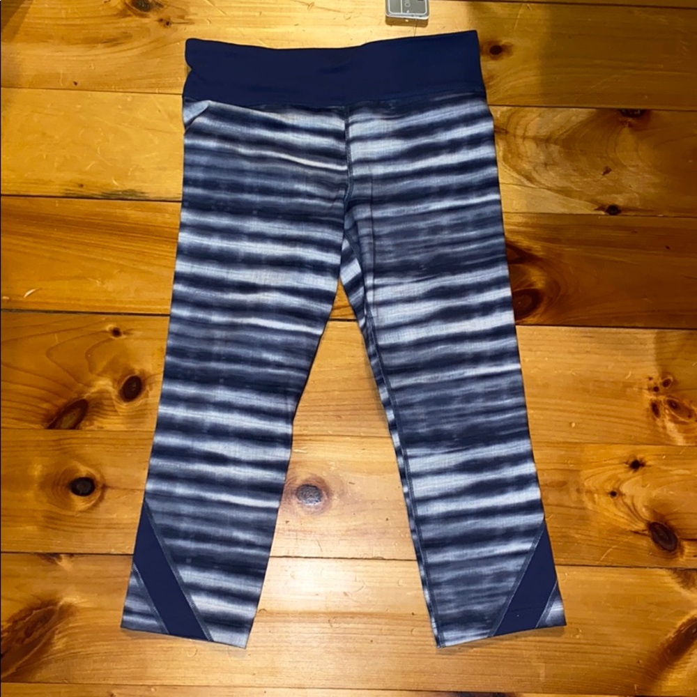 NEW under armor stripped 3/4 leggings